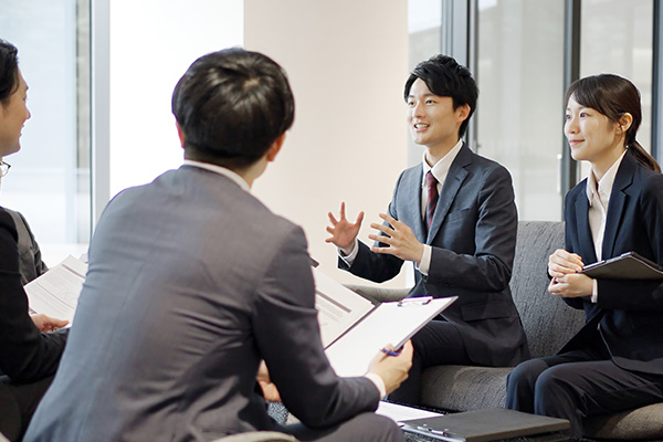打合せでの対話を通して意思疎通ができているイメージ